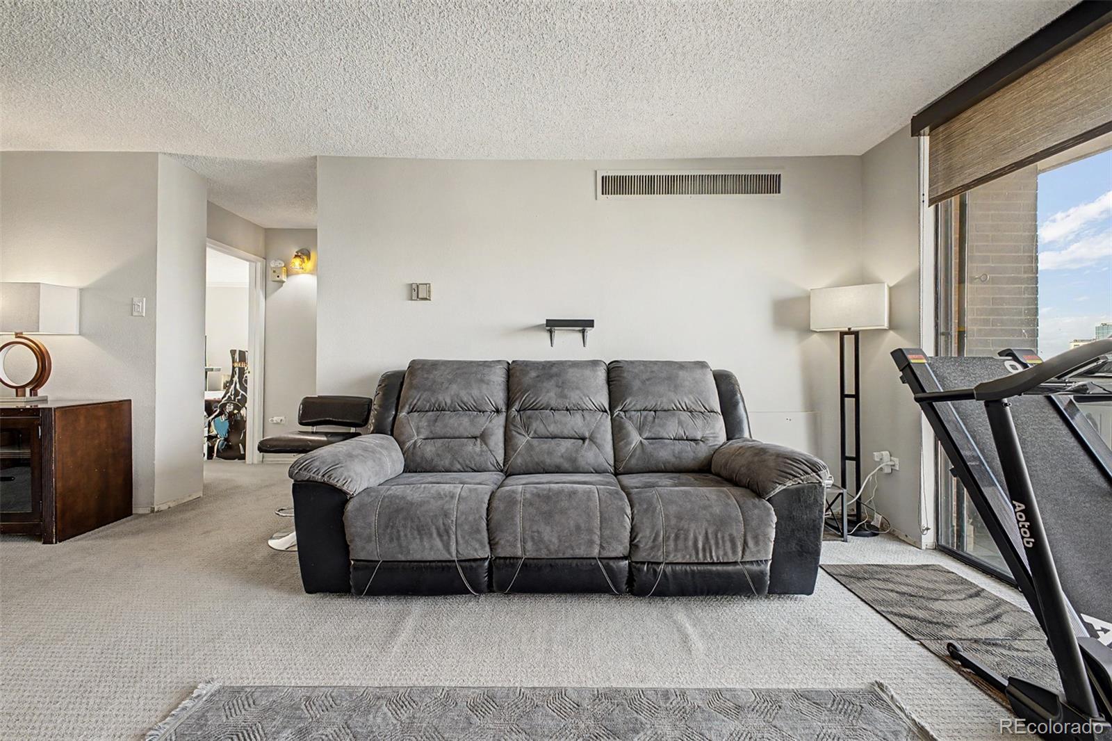 MLS Image #8 for 1020  15th street 40e,denver, Colorado