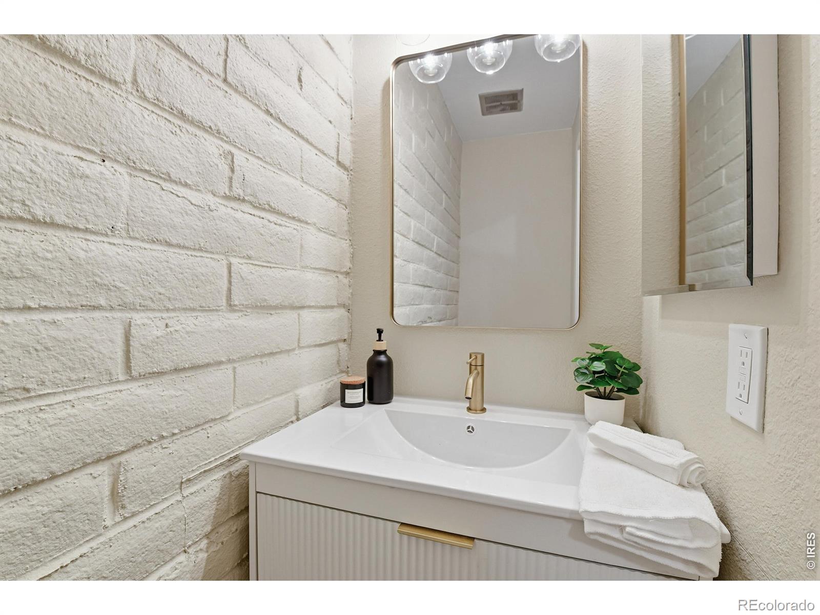 MLS Image #13 for 1060 s parker road 27,denver, Colorado