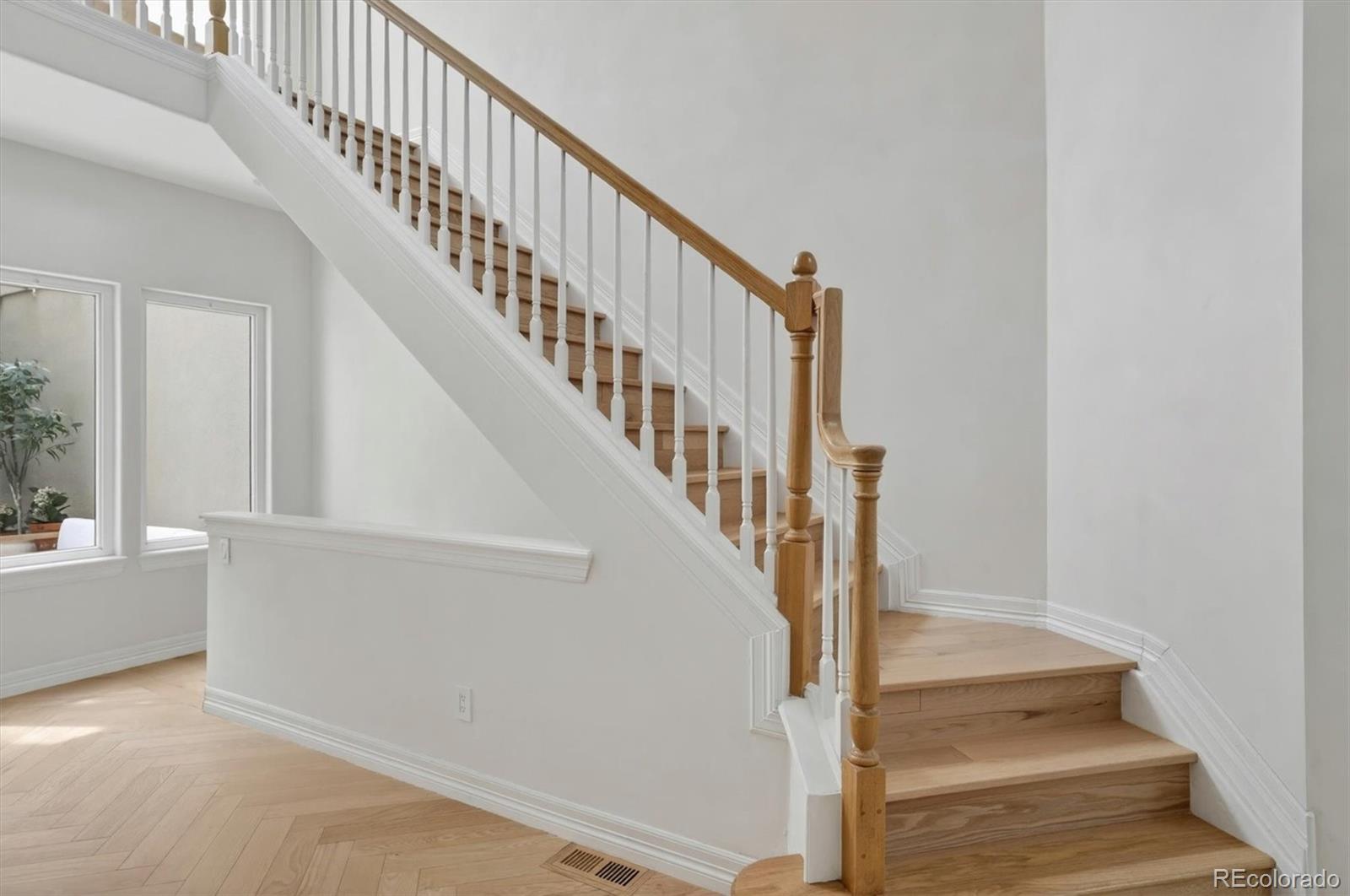 MLS Image #18 for 148 s locust street,denver, Colorado