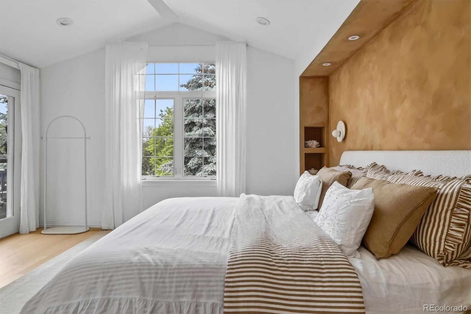 MLS Image #25 for 148 s locust street,denver, Colorado