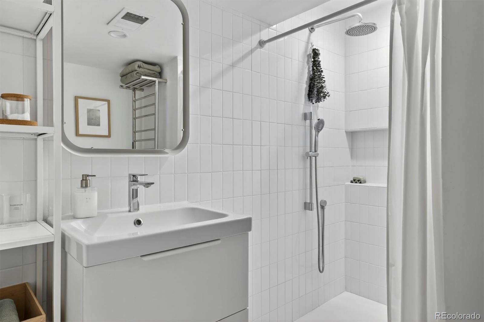 MLS Image #38 for 148 s locust street,denver, Colorado