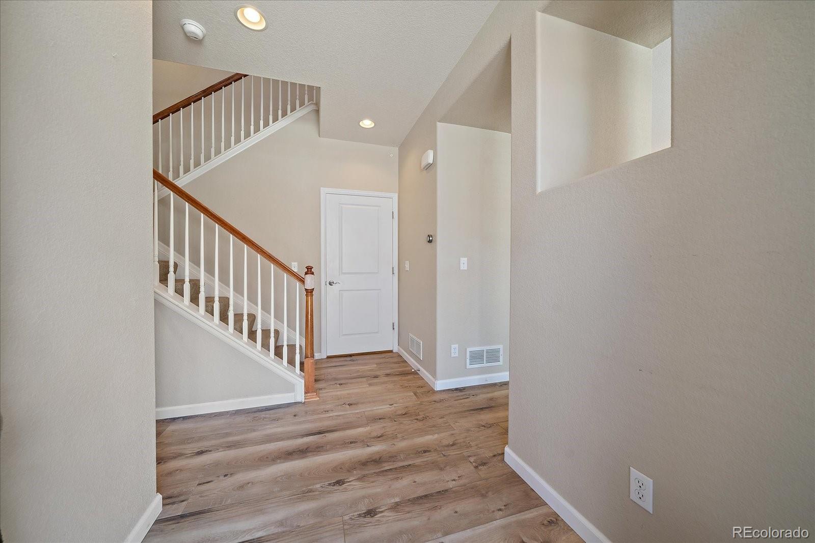 MLS Image #2 for 8946 e nichols place,englewood, Colorado