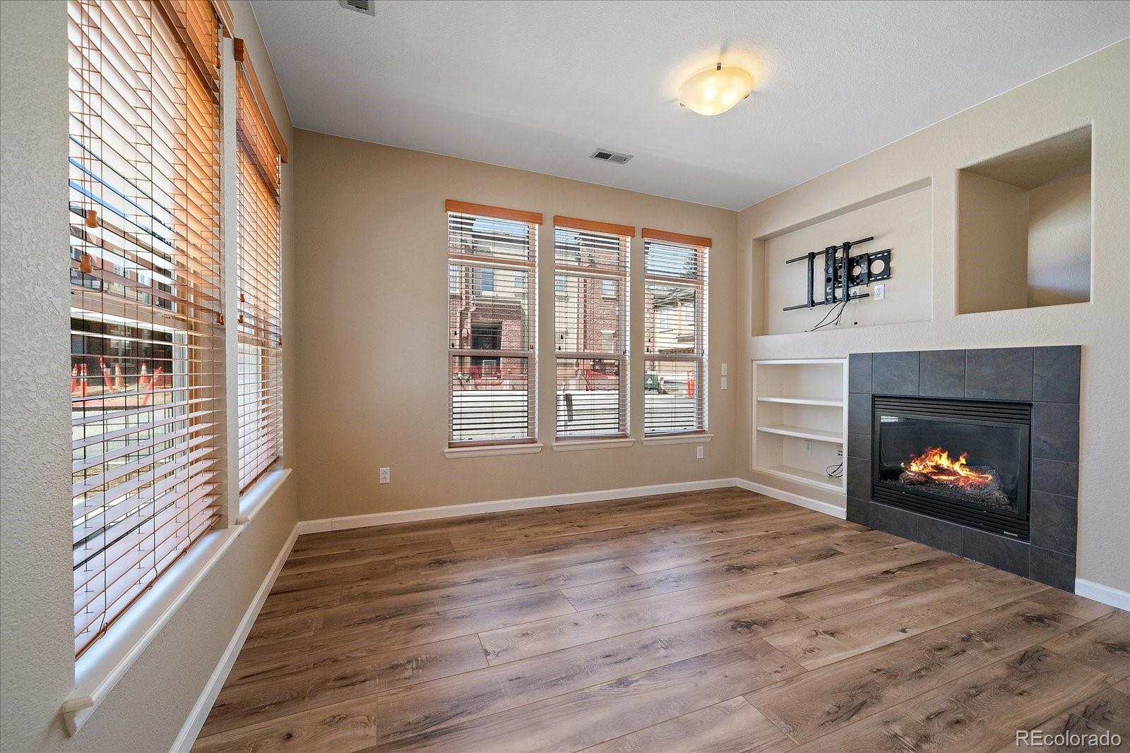 MLS Image #5 for 8946 e nichols place,englewood, Colorado