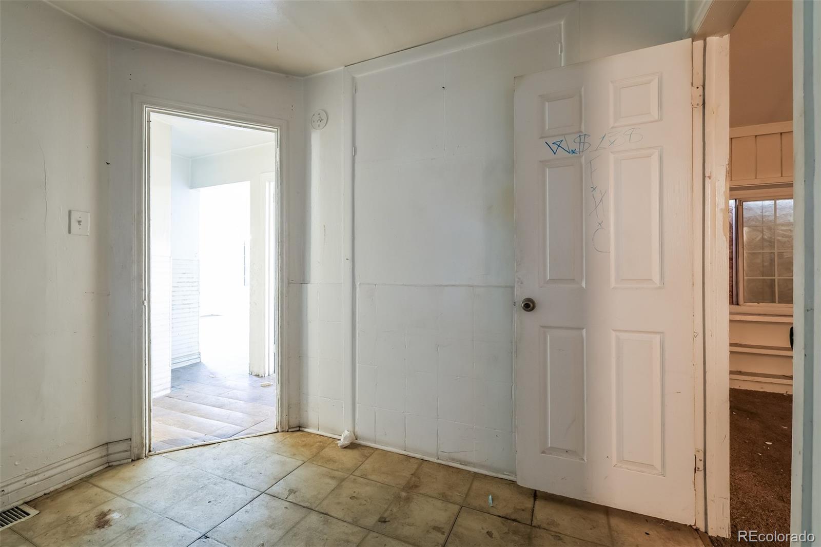 MLS Image #10 for 1585  verbena street,denver, Colorado