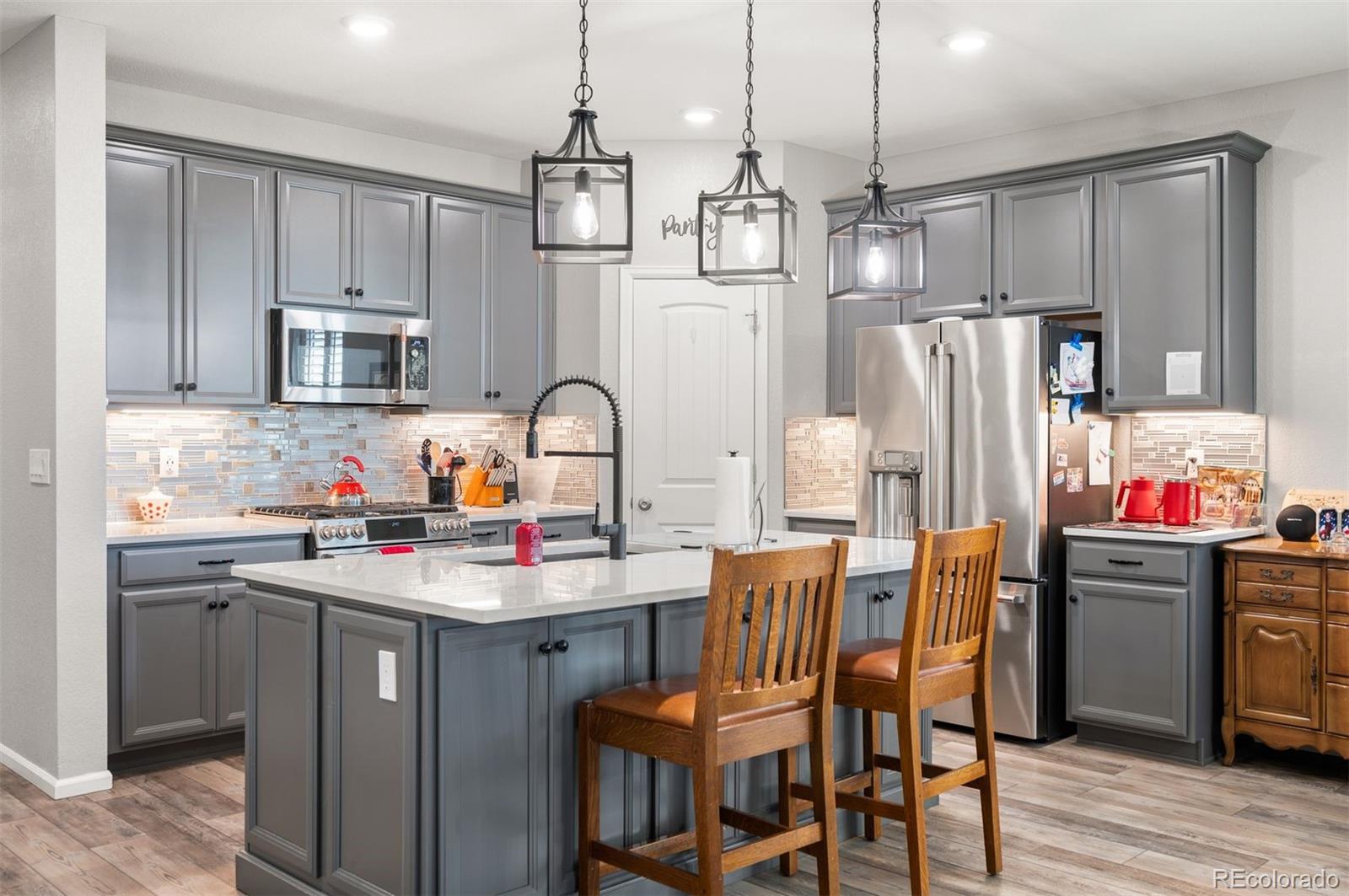MLS Image #9 for 27571 e 7th drive,aurora, Colorado