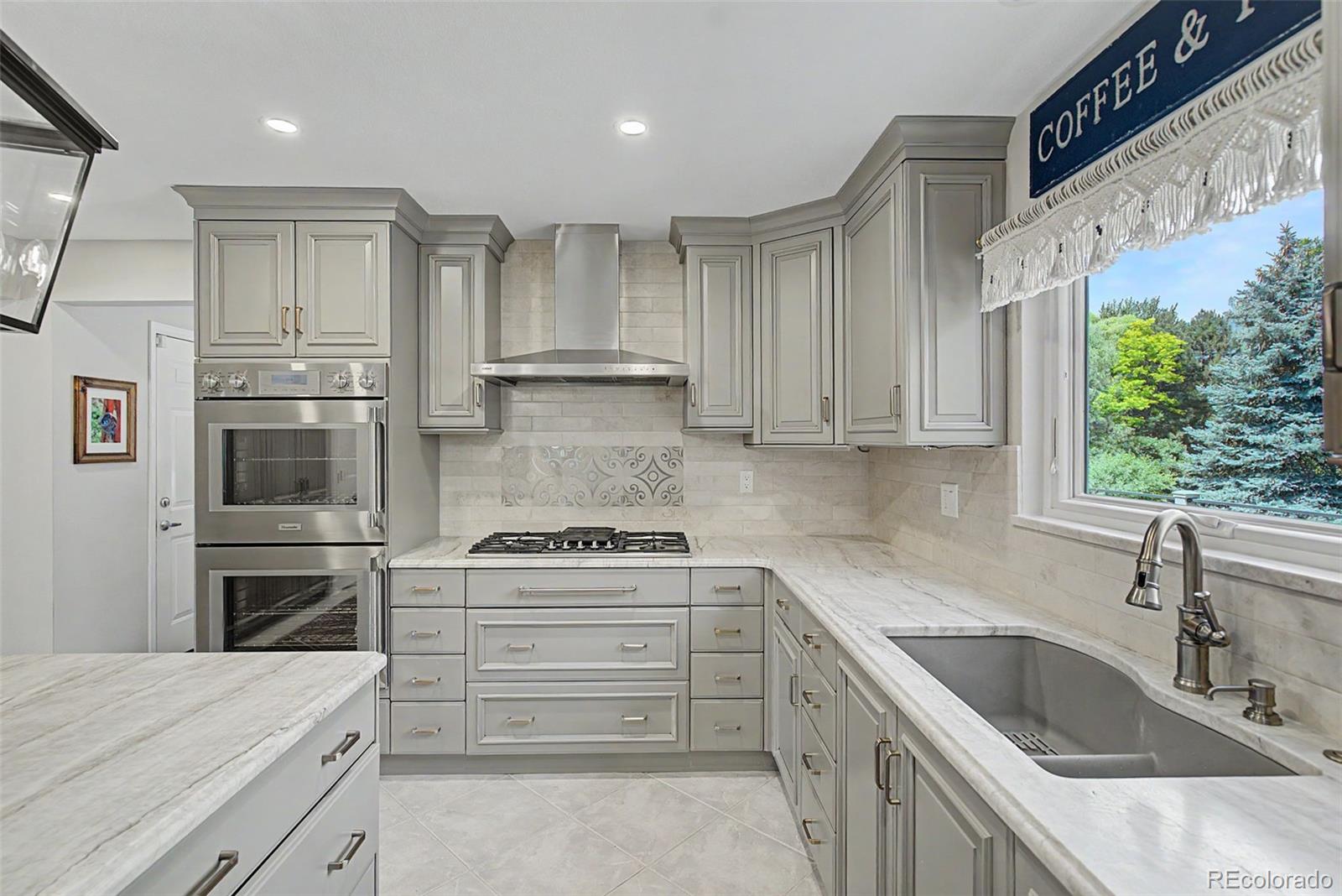 MLS Image #11 for 216 w cheyenne mountain boulevard,colorado springs, Colorado
