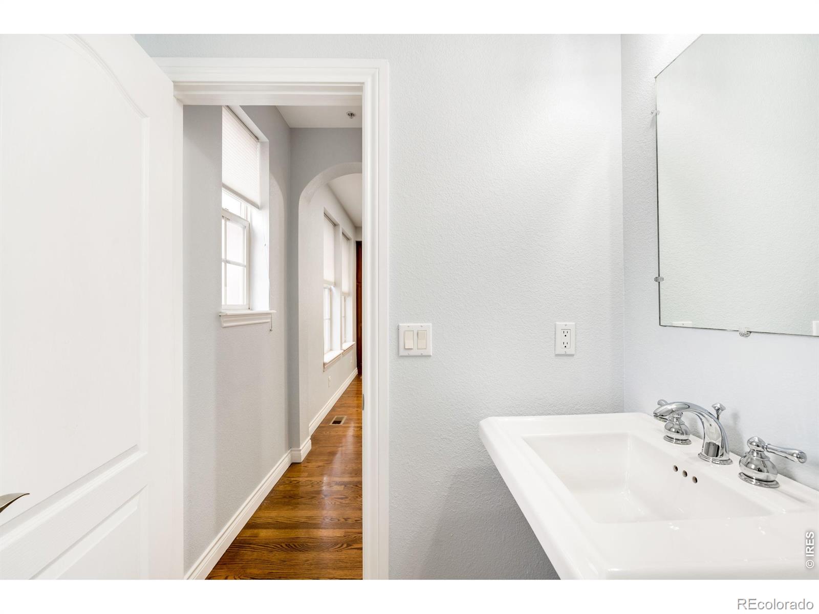 MLS Image #13 for 9135 e 29th place ,denver, Colorado