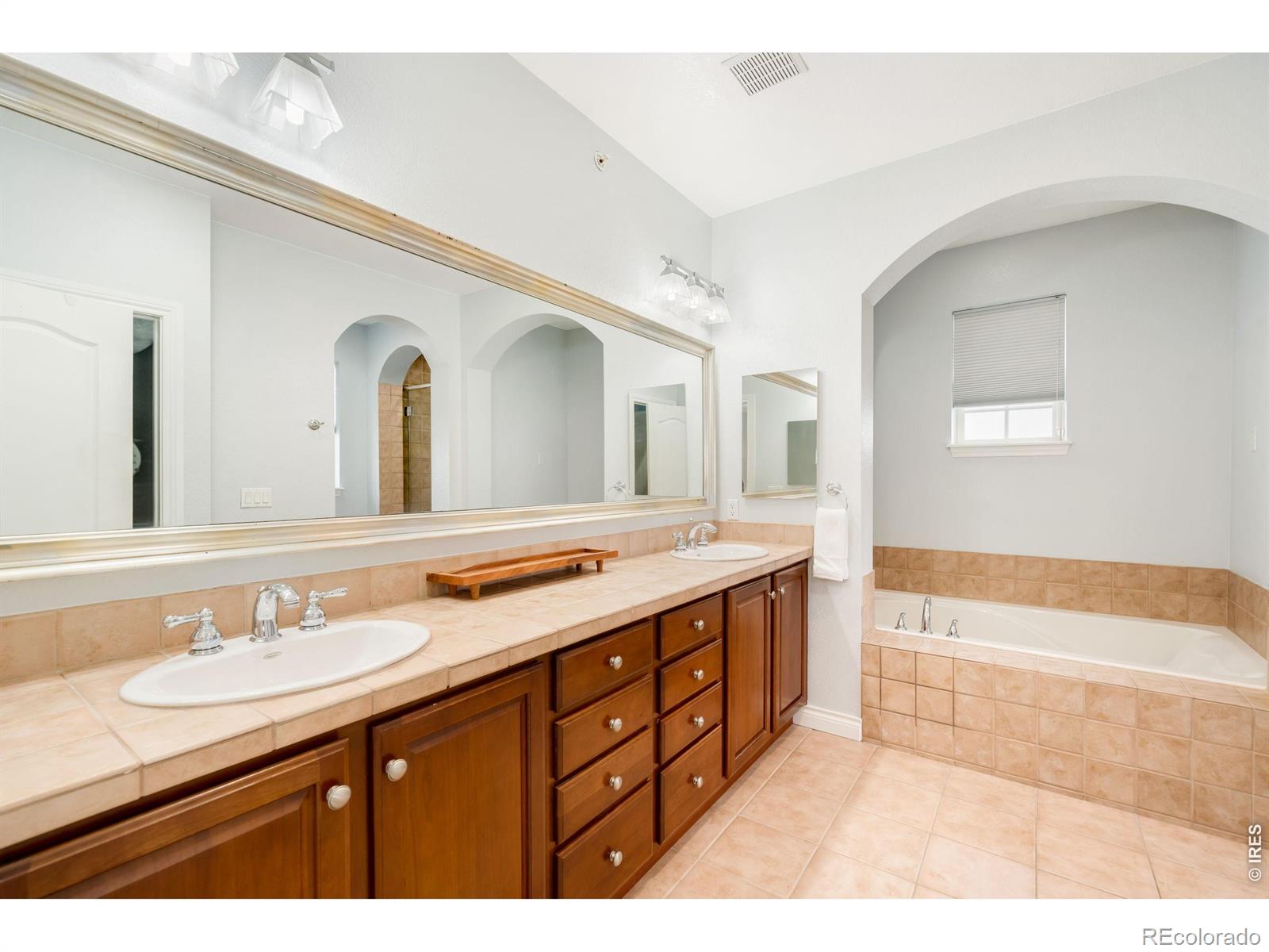 MLS Image #28 for 9135 e 29th place ,denver, Colorado