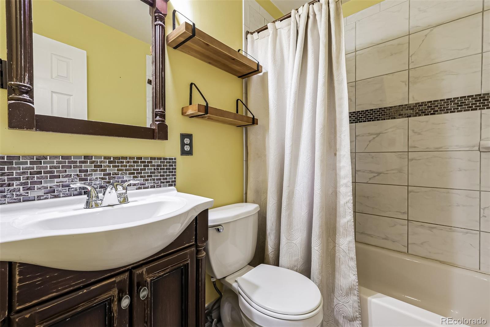 MLS Image #18 for 432 s potomac circle,aurora, Colorado