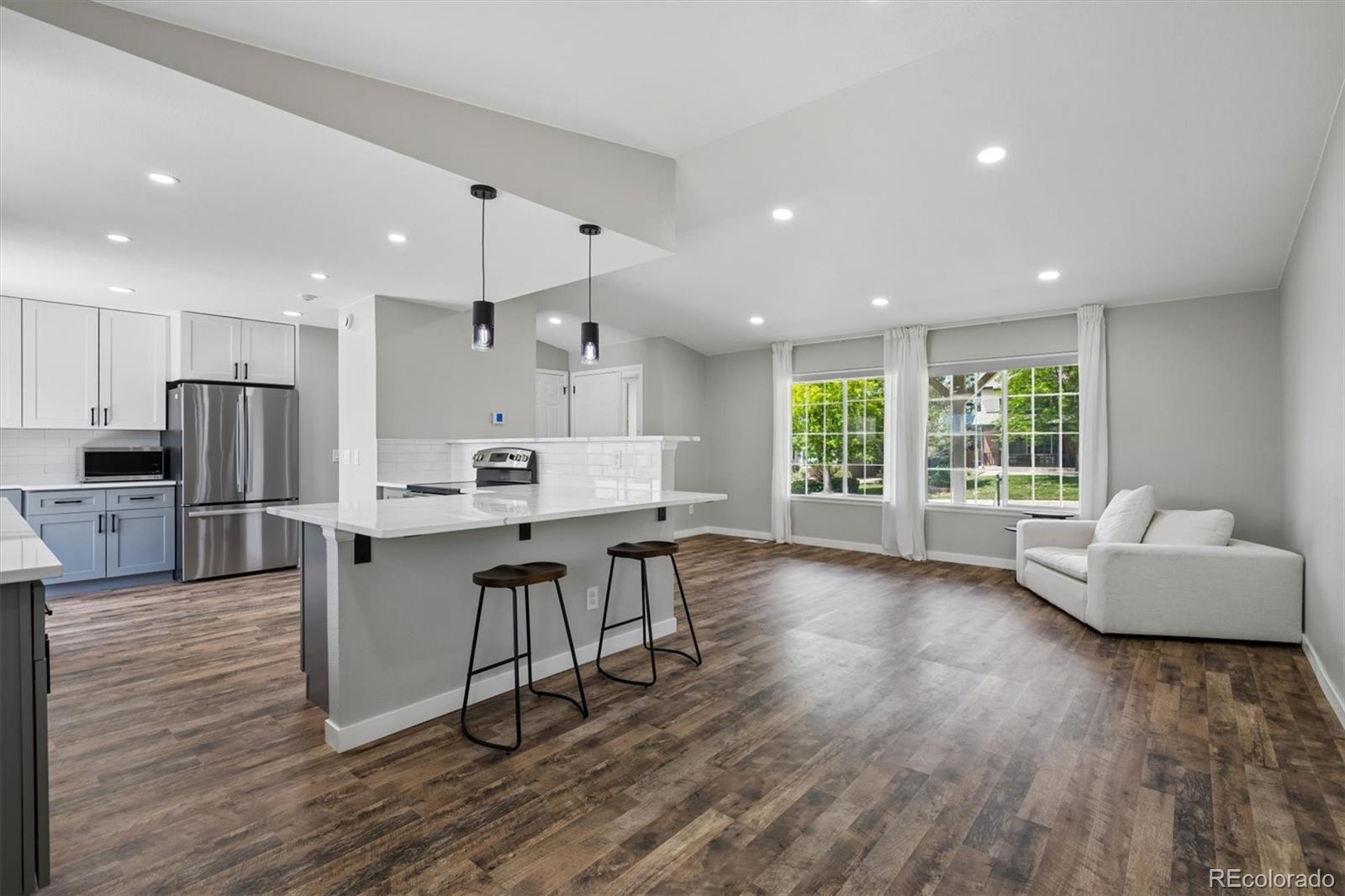 MLS Image #10 for 736  northridge road,highlands ranch, Colorado