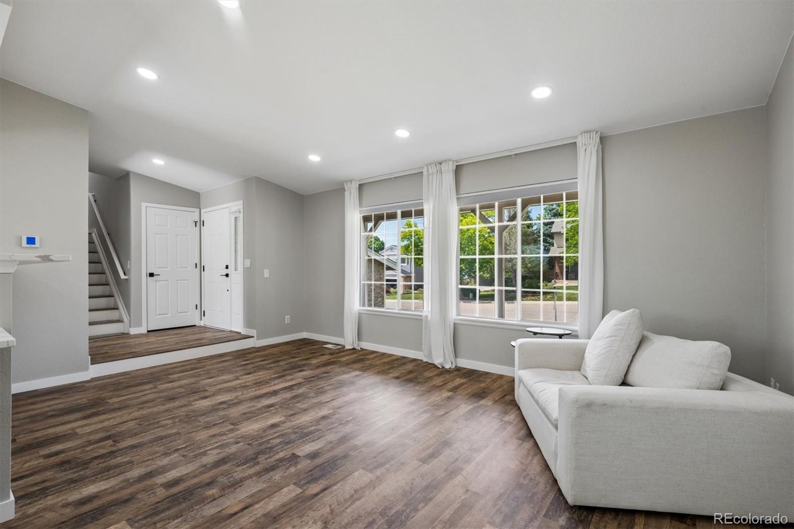 MLS Image #12 for 736  northridge road,highlands ranch, Colorado