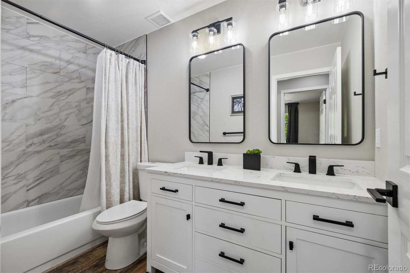 MLS Image #18 for 736  northridge road,highlands ranch, Colorado