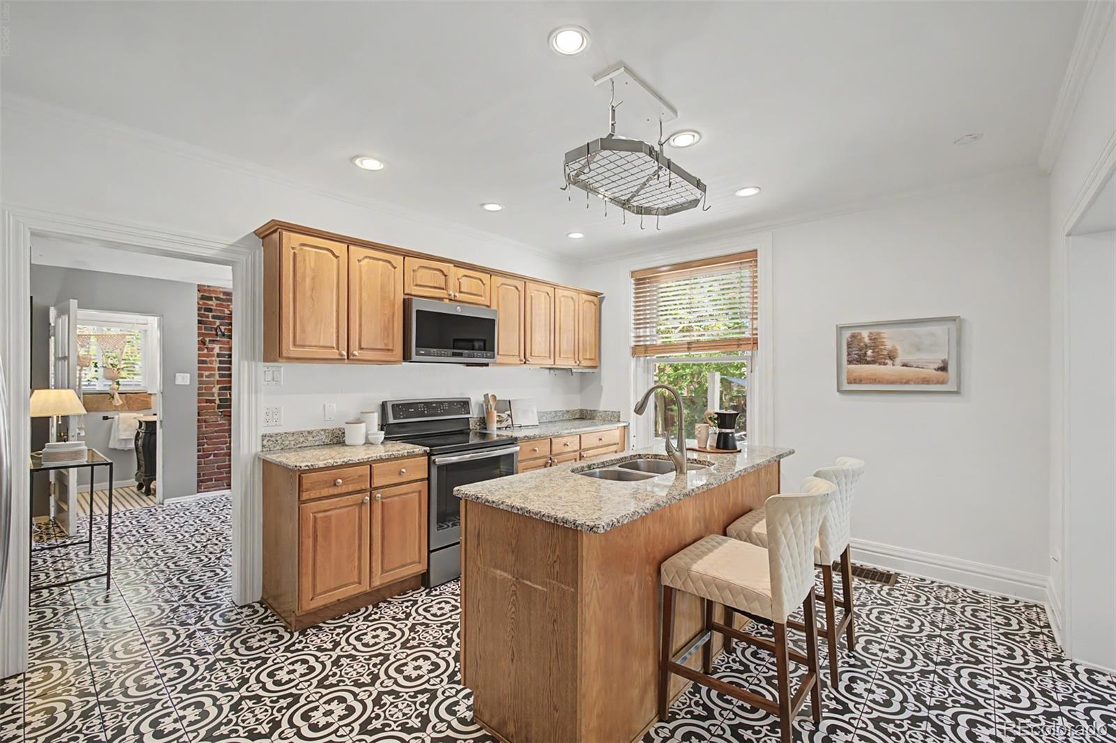 MLS Image #10 for 1237 n pearl street,denver, Colorado