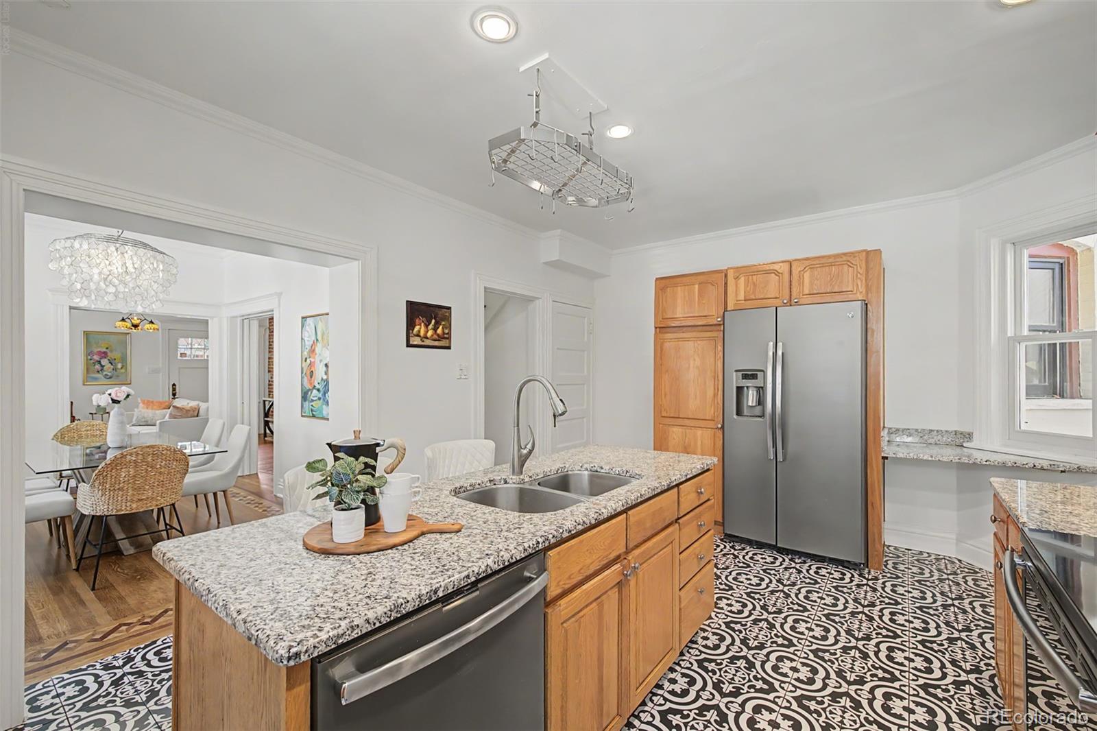 MLS Image #12 for 1237 n pearl street,denver, Colorado