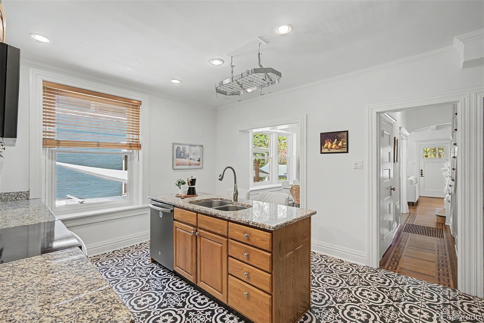 MLS Image #13 for 1237 n pearl street,denver, Colorado