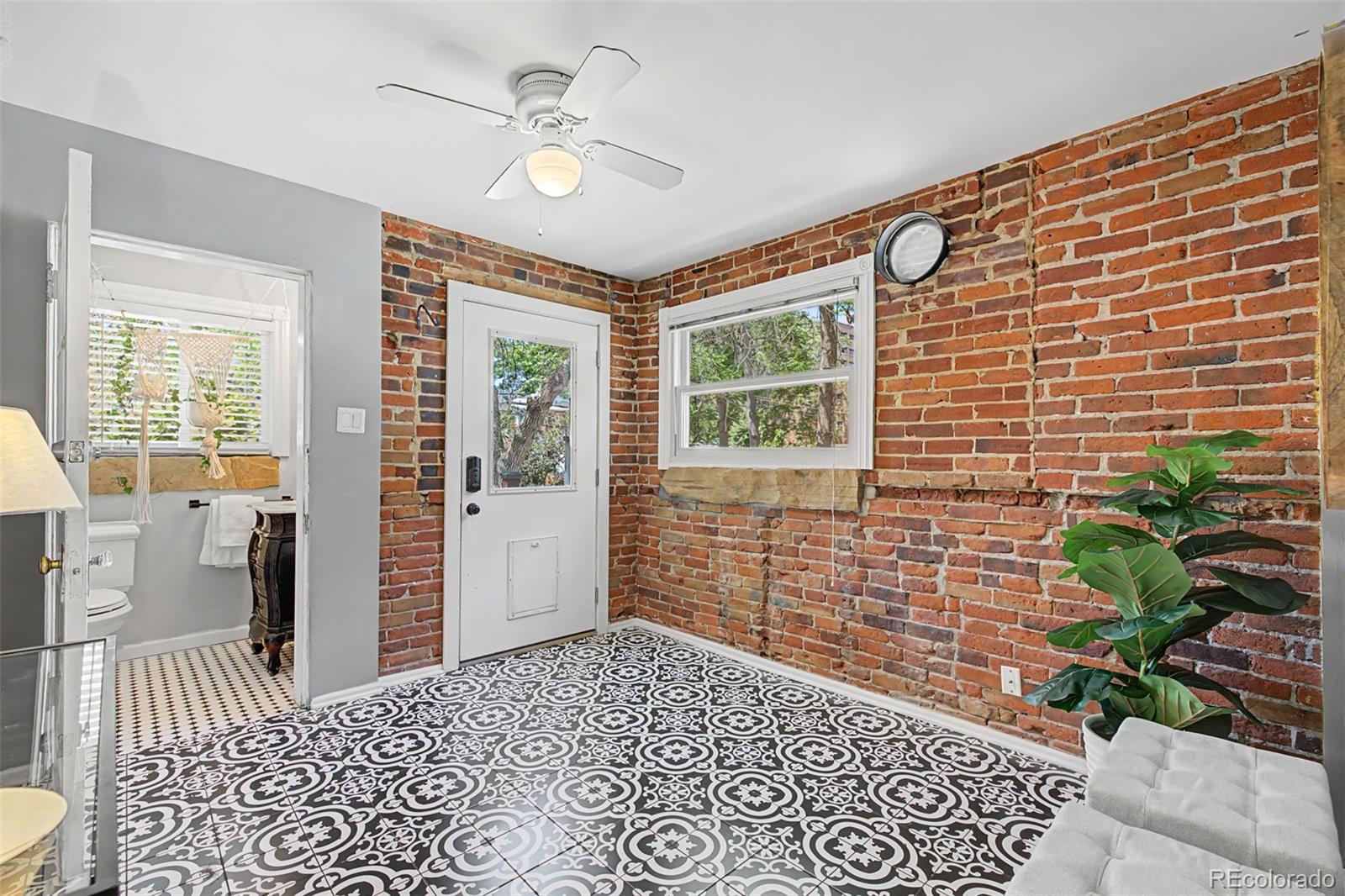 MLS Image #17 for 1237 n pearl street,denver, Colorado