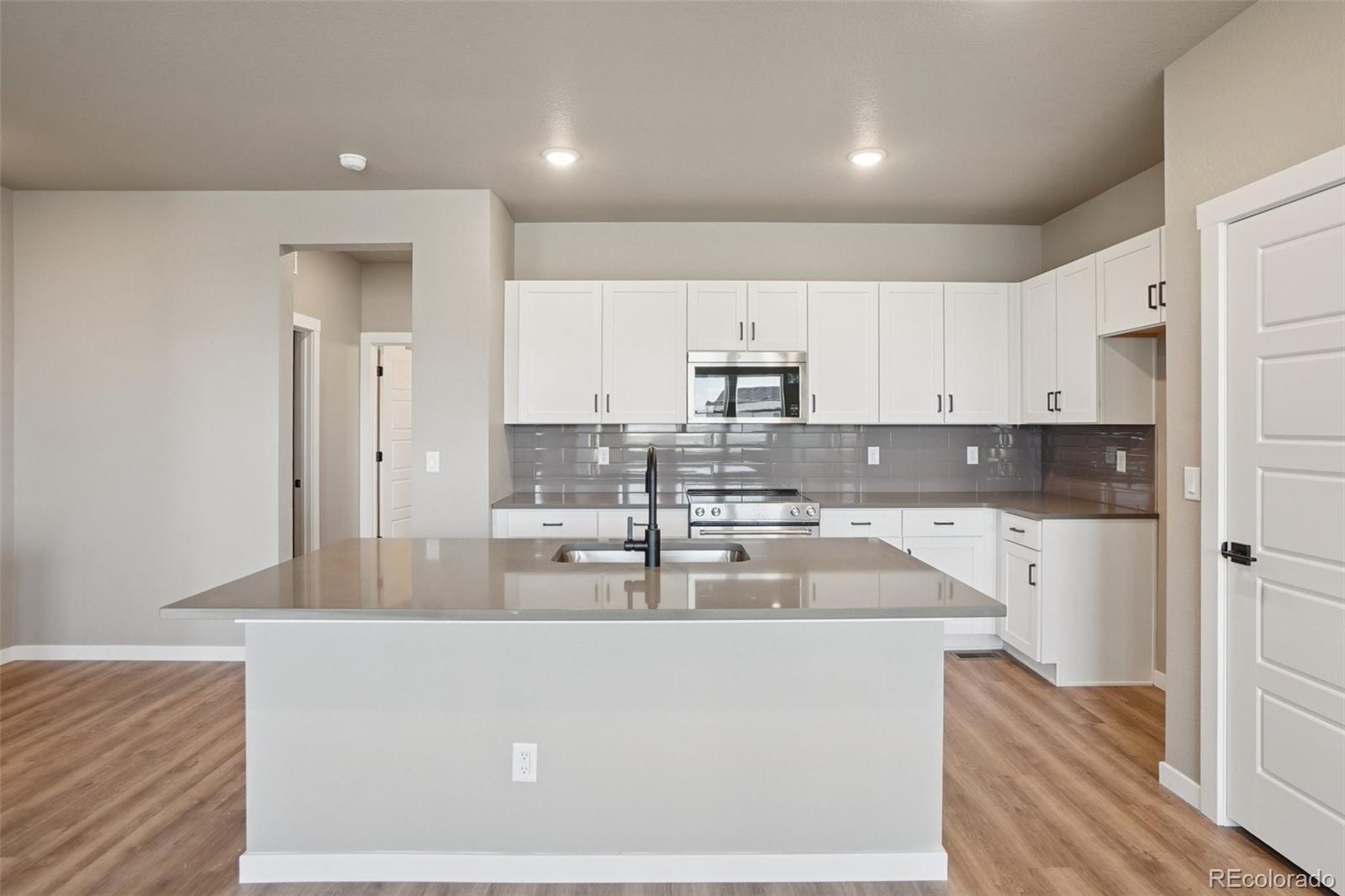 MLS Image #10 for 24161 e 54th place,aurora, Colorado
