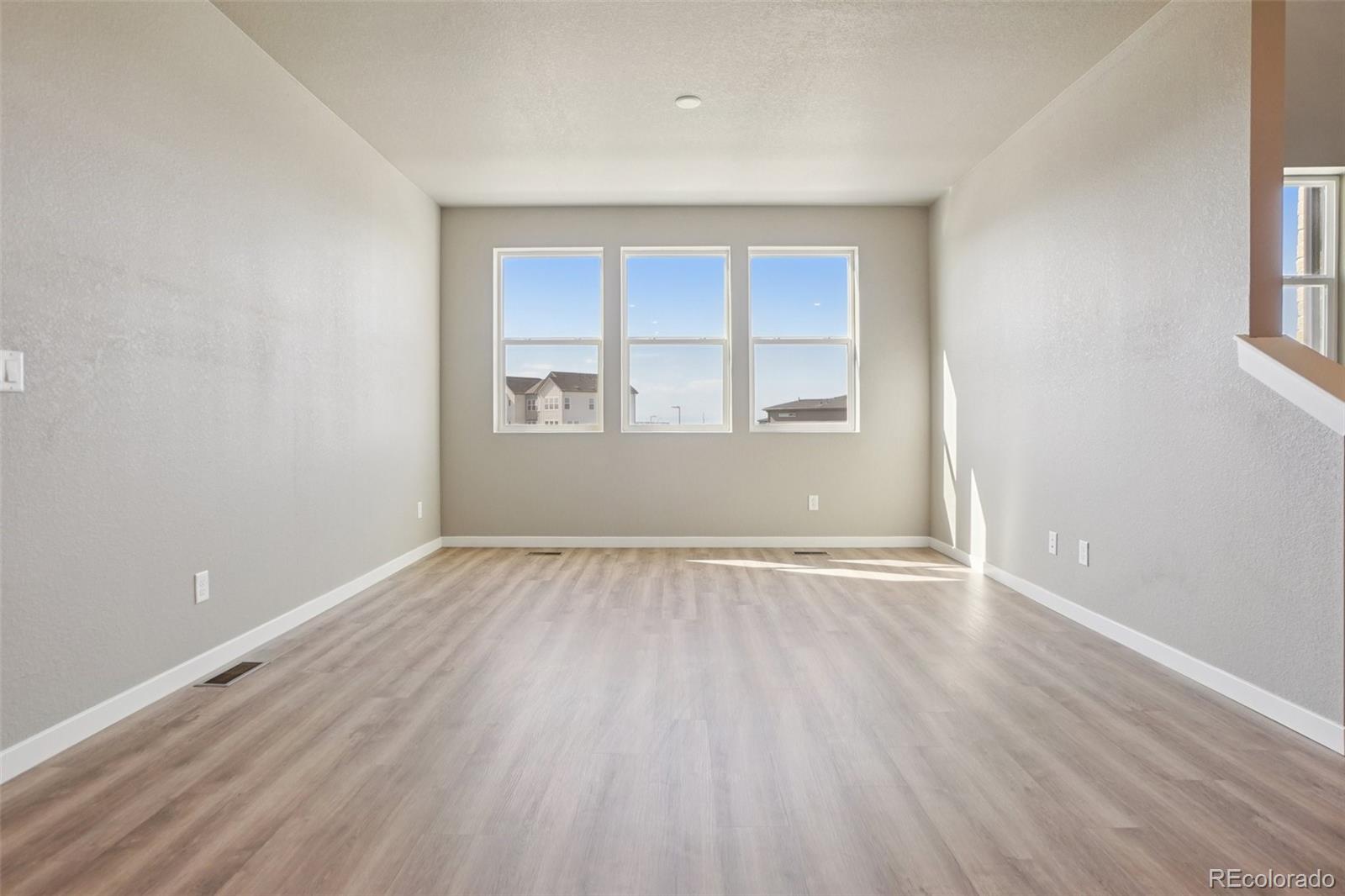 MLS Image #6 for 24161 e 54th place,aurora, Colorado