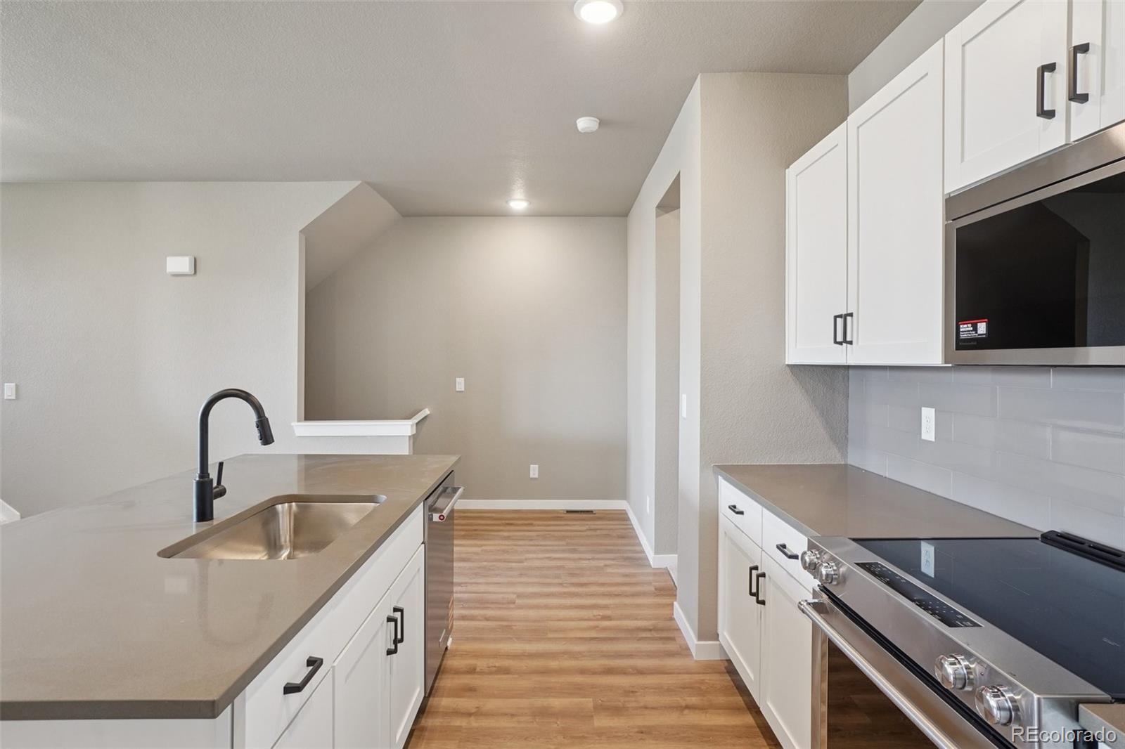 MLS Image #9 for 24161 e 54th place,aurora, Colorado