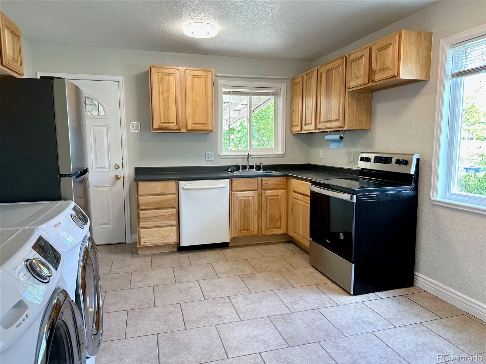 MLS Image #4 for 891  lansing street,aurora, Colorado