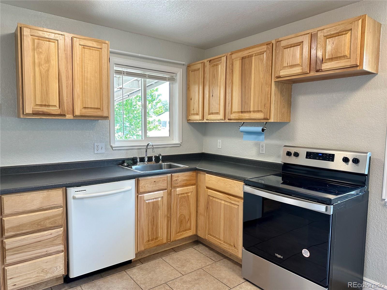 MLS Image #5 for 891  lansing street,aurora, Colorado