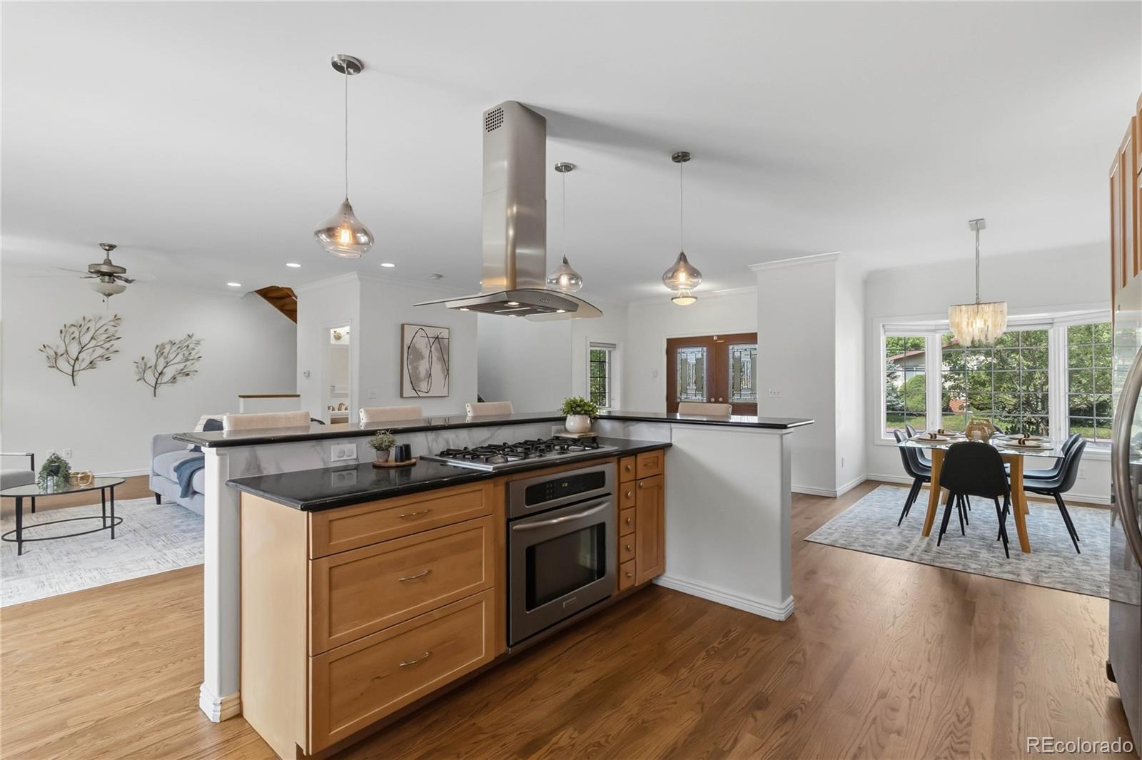 MLS Image #11 for 906  forest street,denver, Colorado