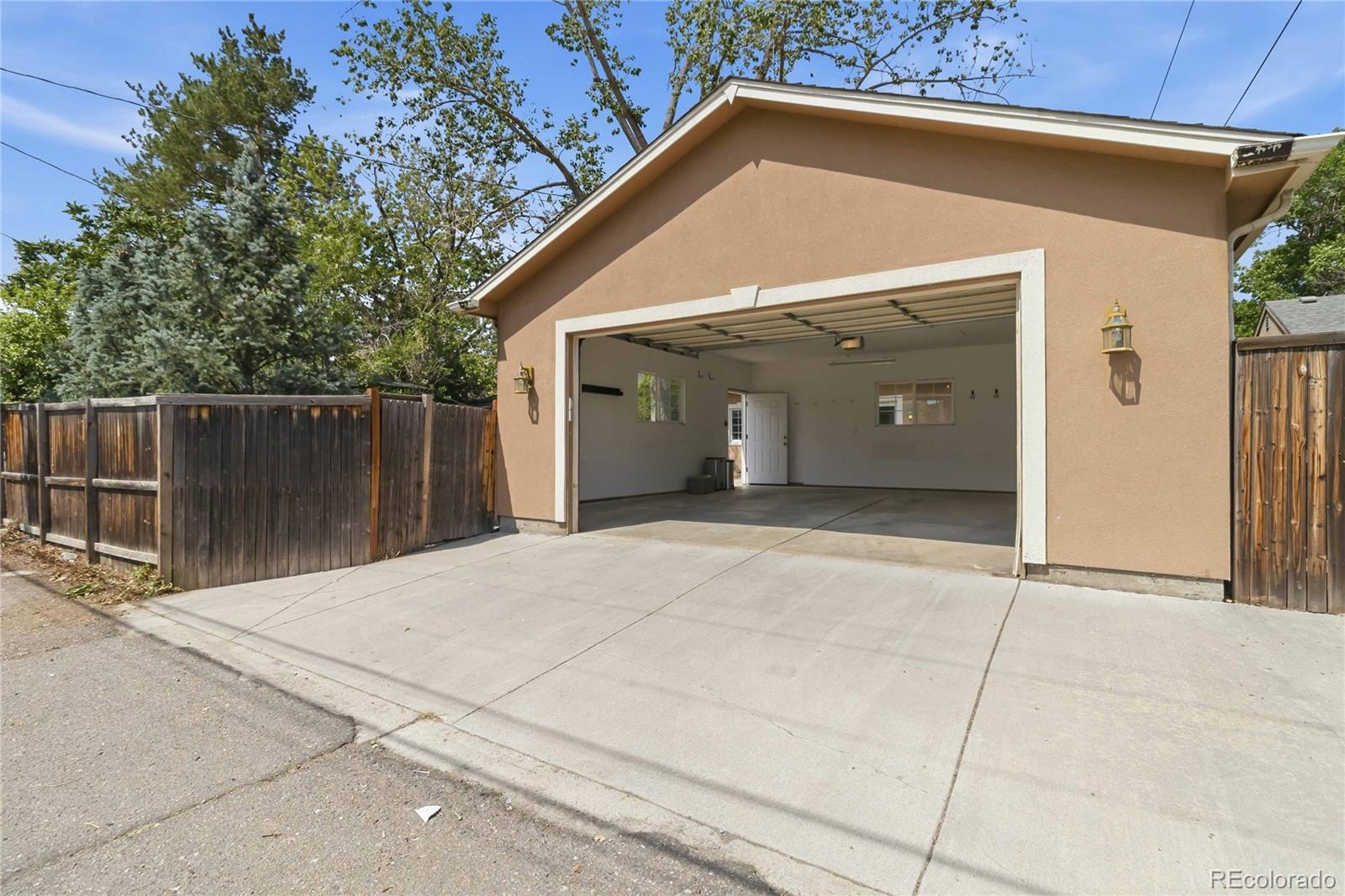 MLS Image #31 for 906  forest street,denver, Colorado