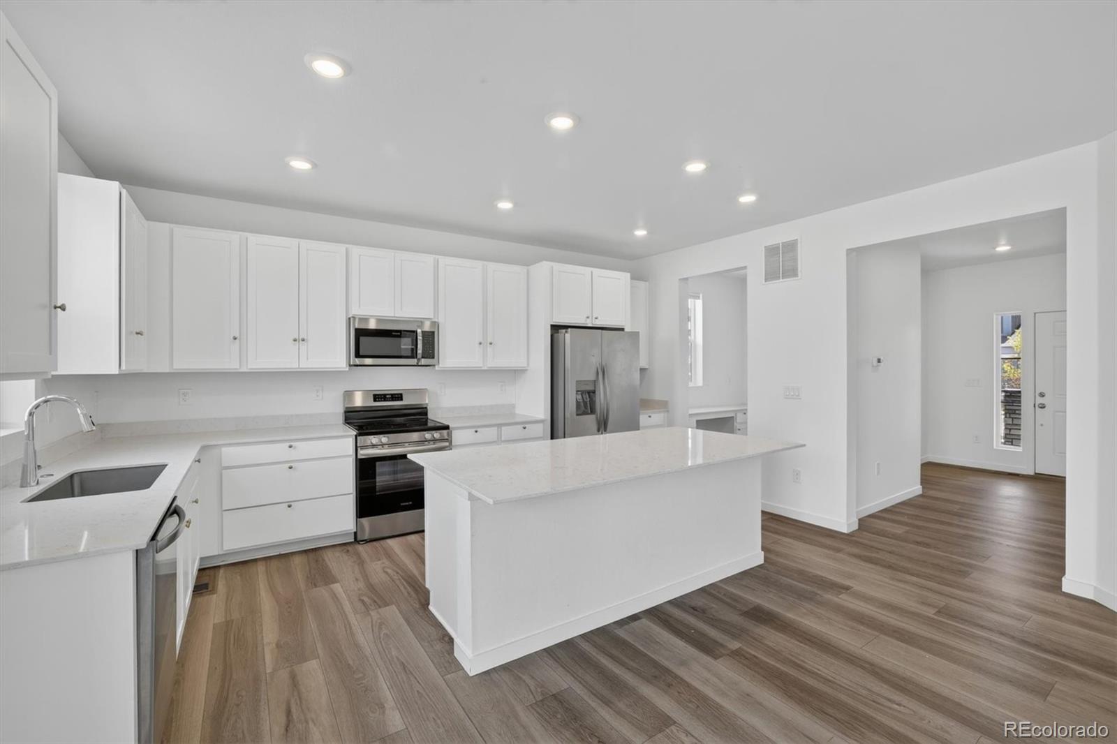 MLS Image #6 for 10967  olathe street,commerce city, Colorado