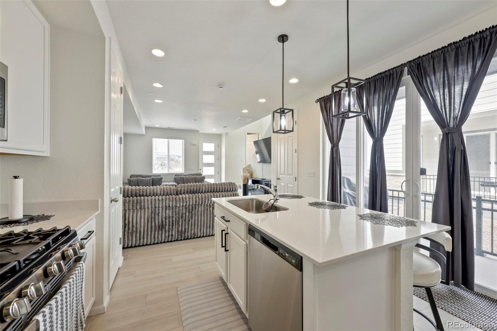 MLS Image #10 for 21143 e 67th avenue,aurora, Colorado