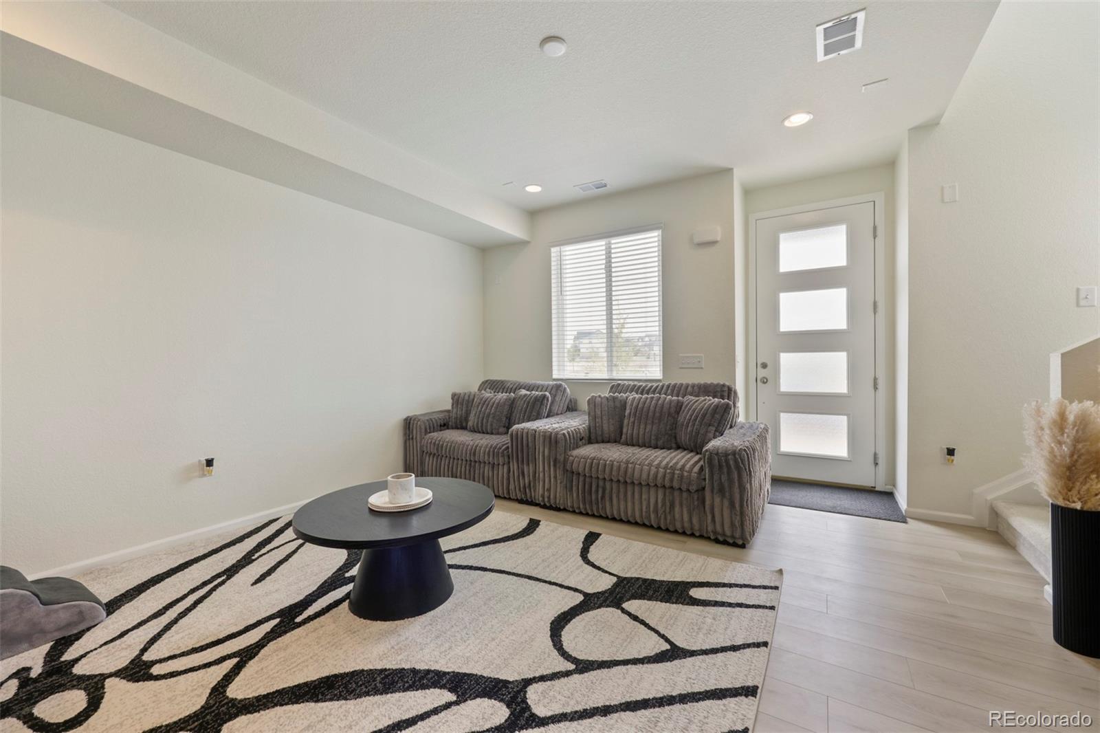 MLS Image #7 for 21143 e 67th avenue,aurora, Colorado