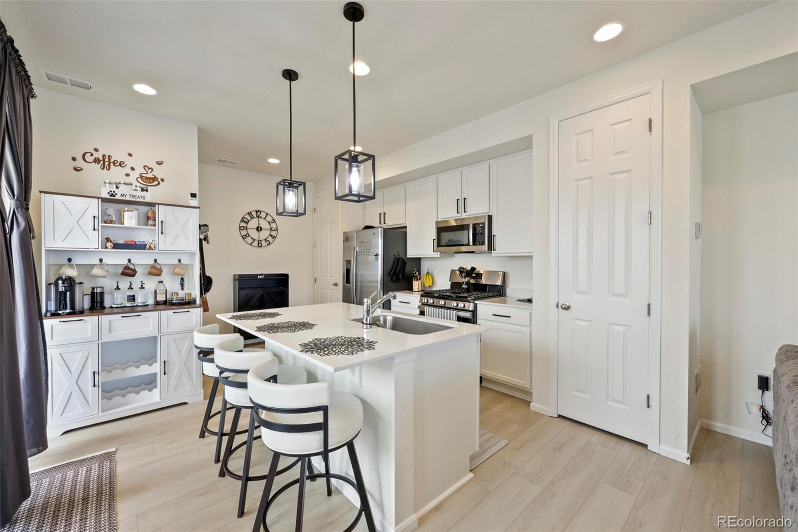 MLS Image #8 for 21143 e 67th avenue,aurora, Colorado