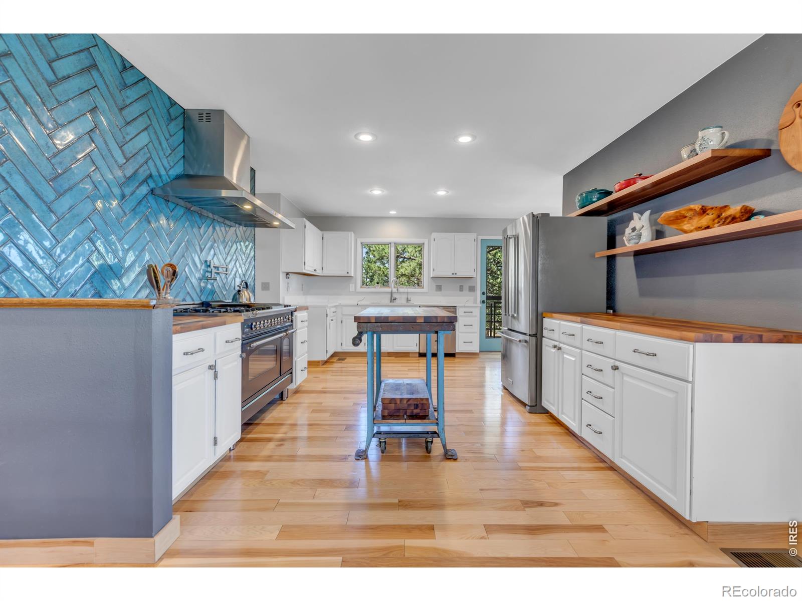 MLS Image #3 for 8444  stoneridge terrace,boulder, Colorado