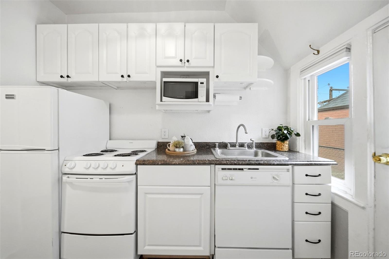 MLS Image #5 for 726 e 16th avenue,denver, Colorado