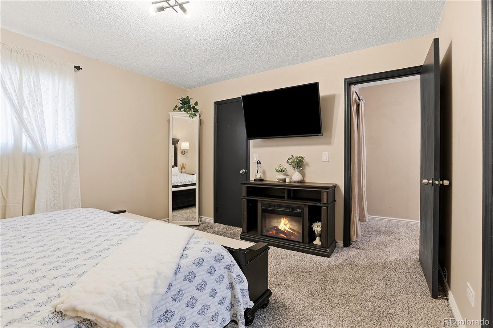 MLS Image #13 for 4585 s lowell boulevard,denver, Colorado