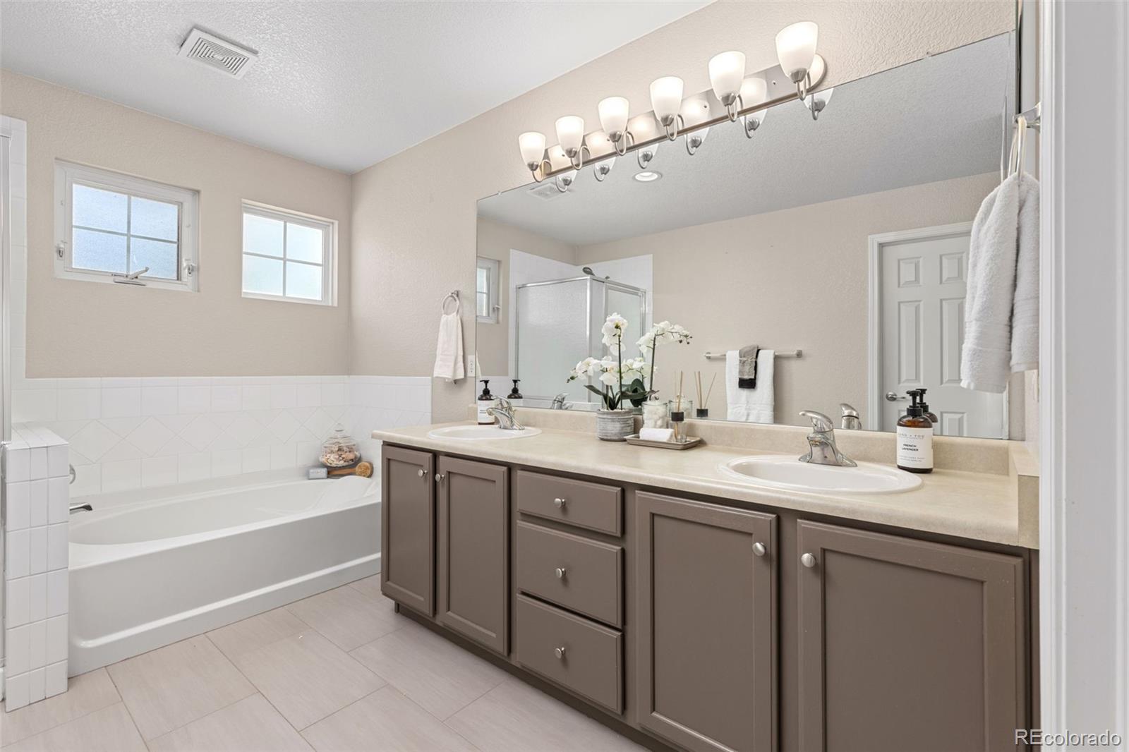MLS Image #14 for 7528 s shawnee street,aurora, Colorado