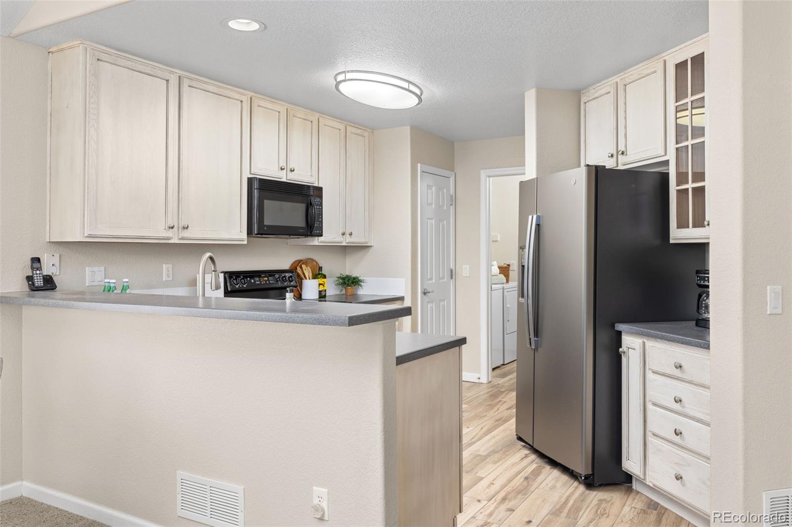MLS Image #3 for 7528 s shawnee street,aurora, Colorado