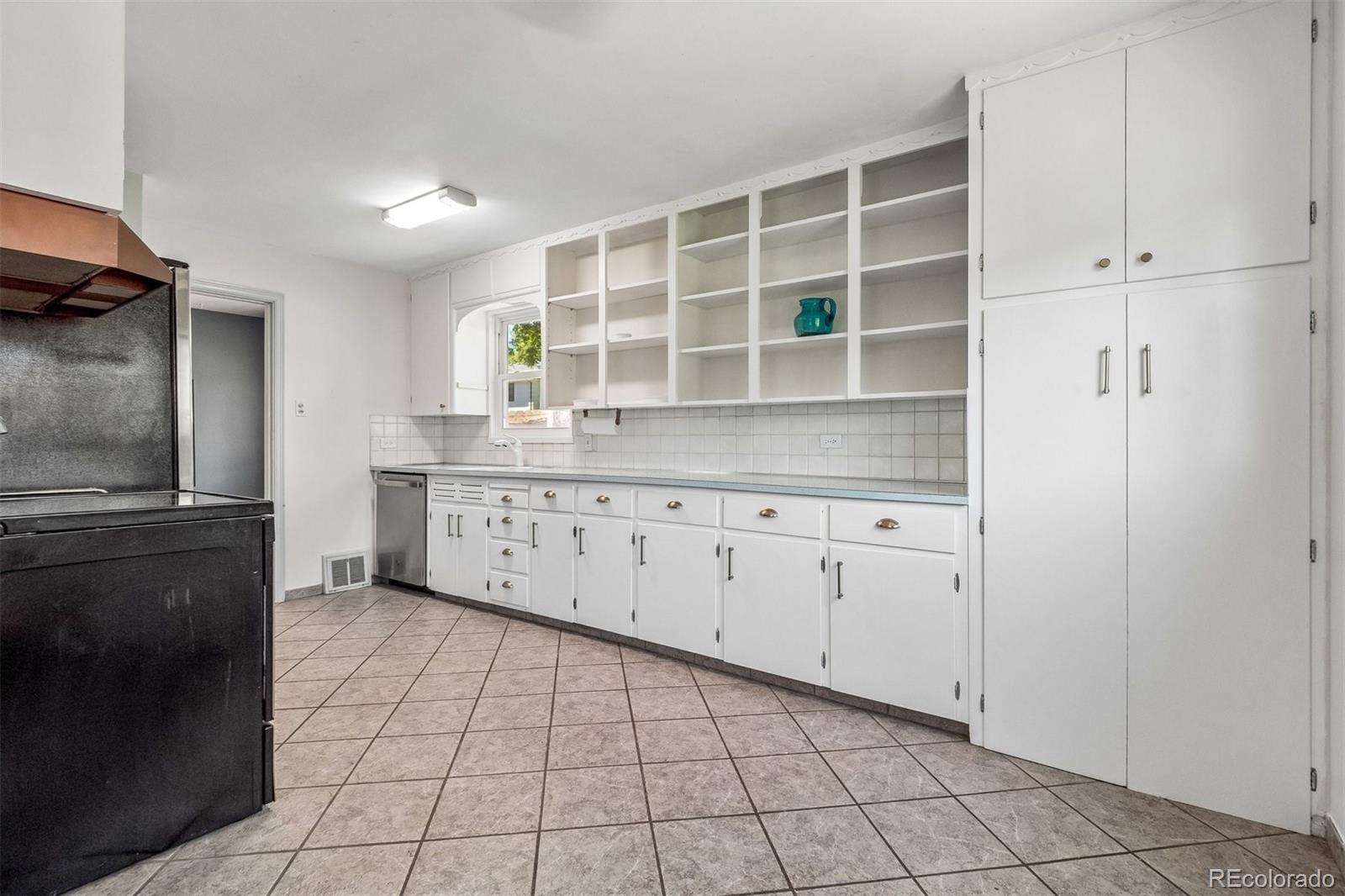 MLS Image #3 for 1670 s cook street,denver, Colorado
