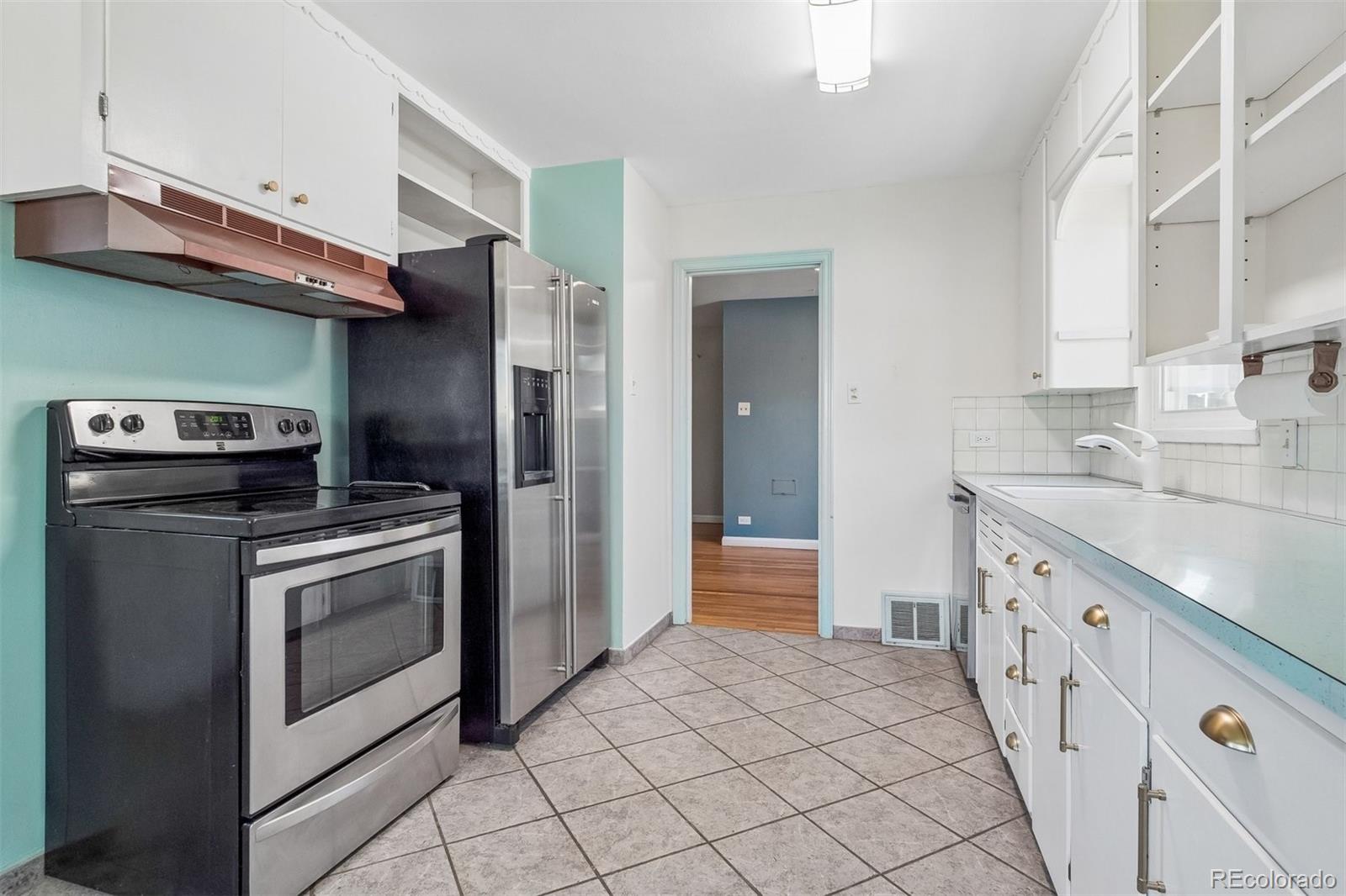 MLS Image #4 for 1670 s cook street,denver, Colorado