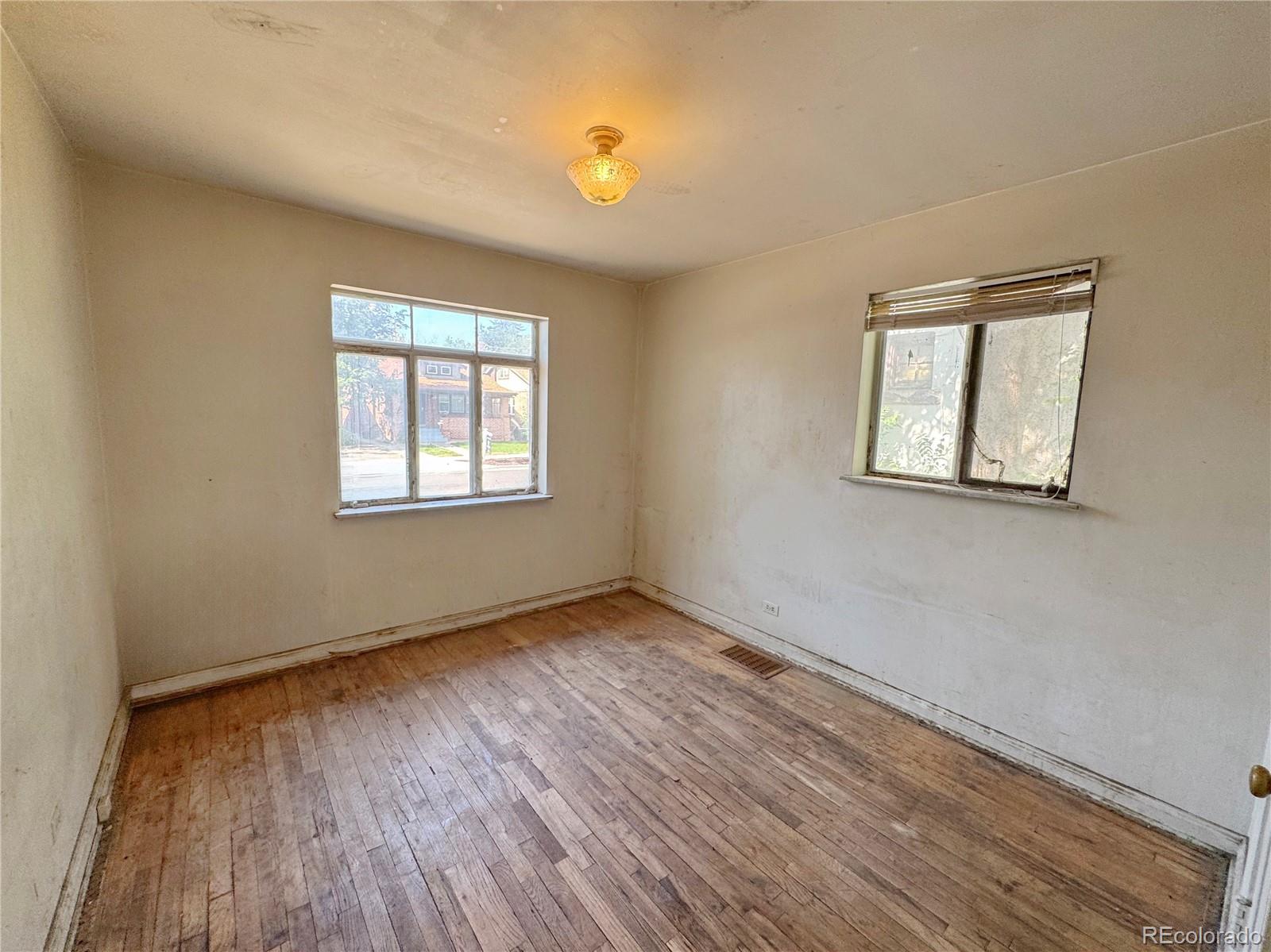 MLS Image #3 for 4028  batavia place,denver, Colorado