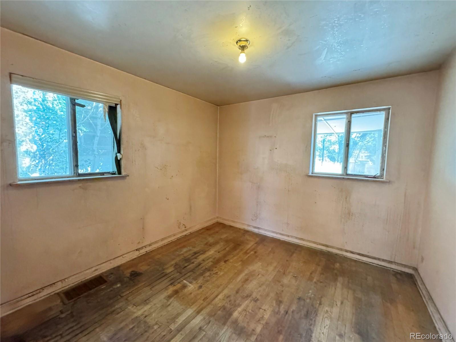 MLS Image #6 for 4028  batavia place,denver, Colorado