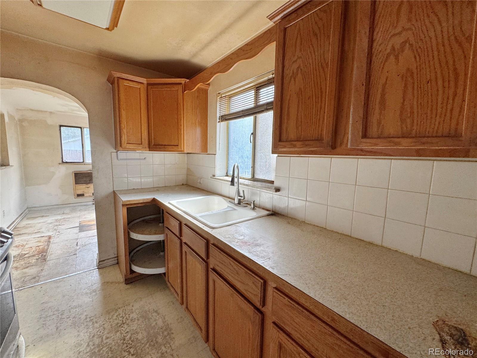 MLS Image #8 for 4028  batavia place,denver, Colorado