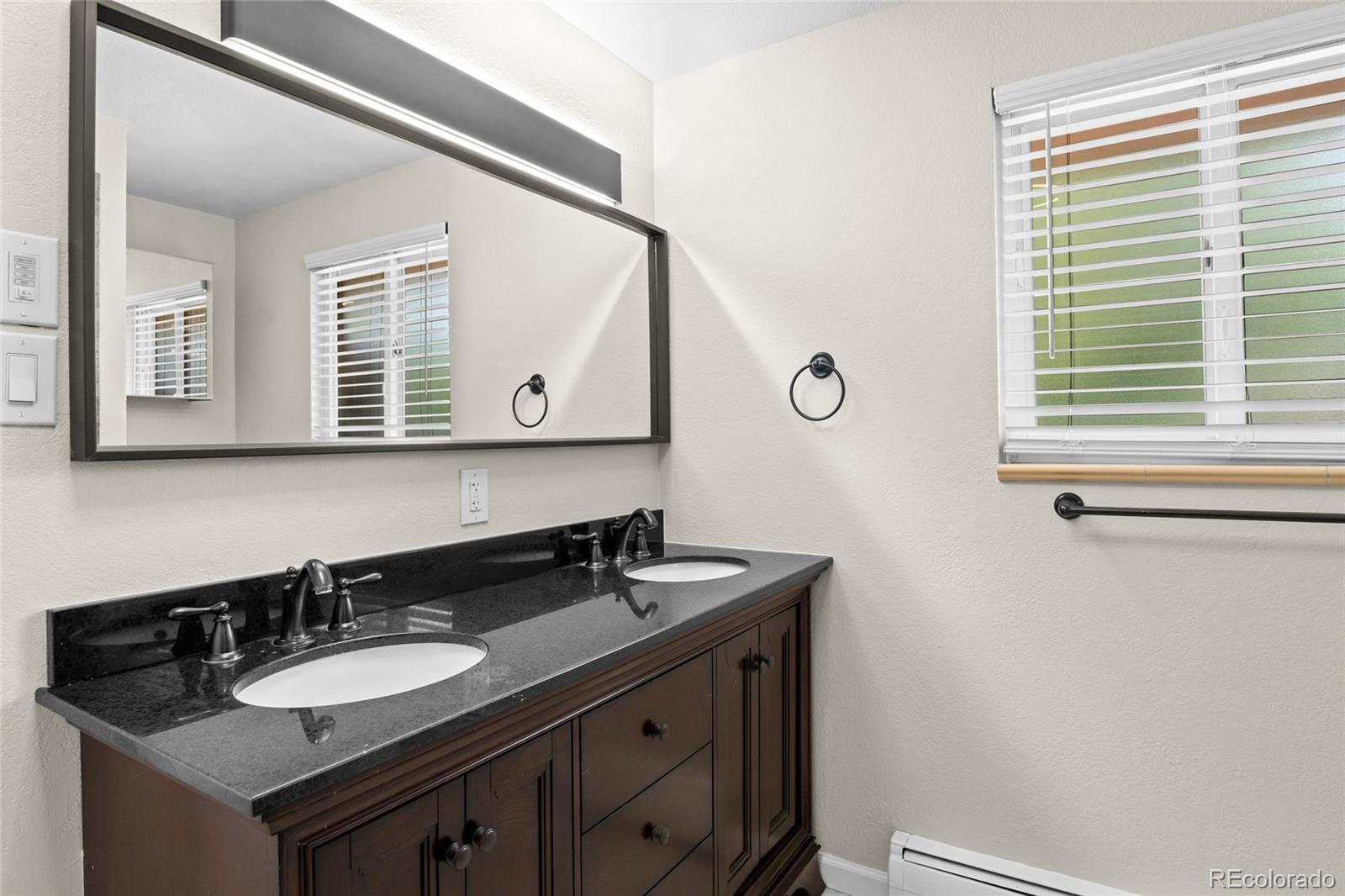 MLS Image #13 for 10939 e harvard drive,aurora, Colorado