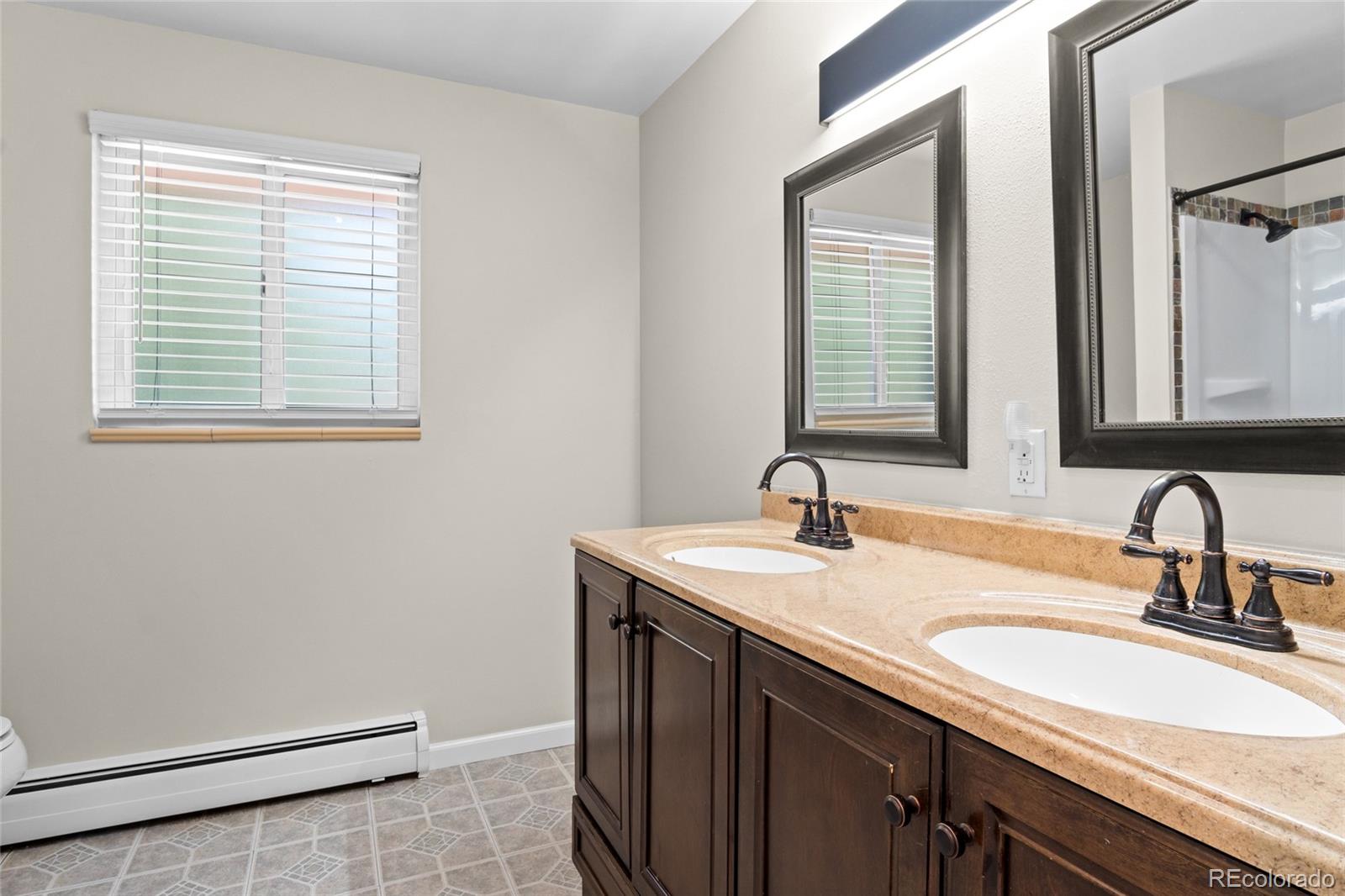 MLS Image #17 for 10939 e harvard drive,aurora, Colorado