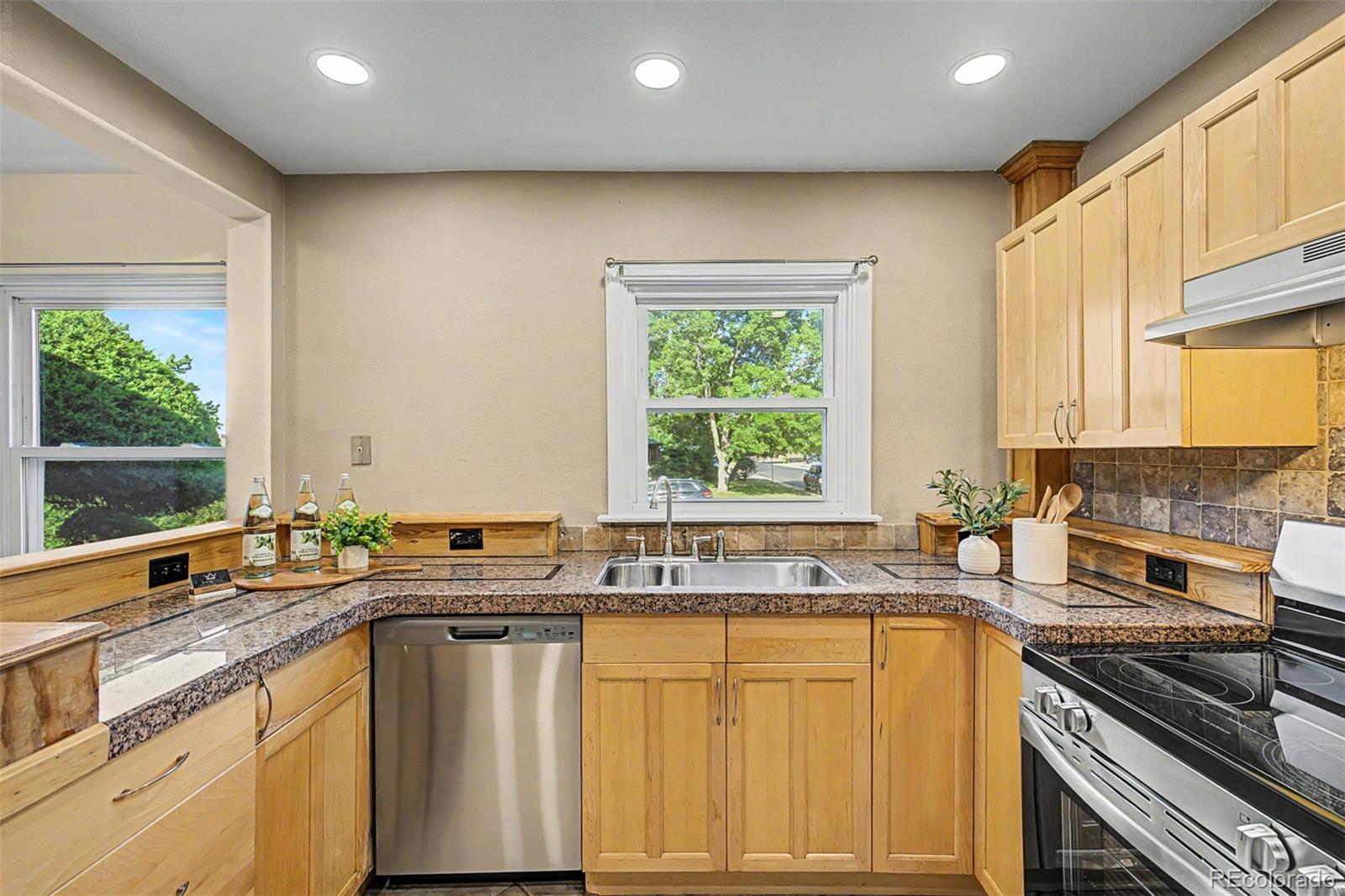 MLS Image #14 for 499 s dale court,denver, Colorado