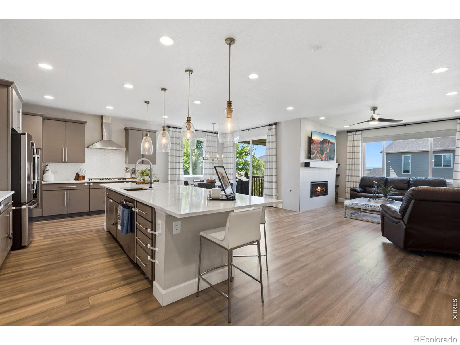 MLS Image #4 for 5502  shady oaks drive,windsor, Colorado