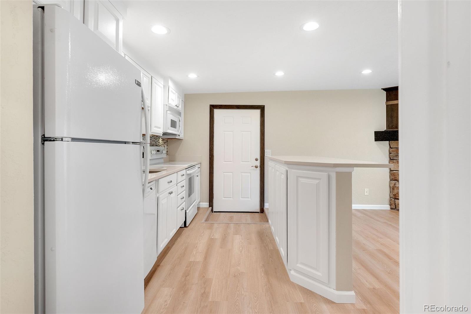 MLS Image #9 for 12043 w cross drive 204,littleton, Colorado