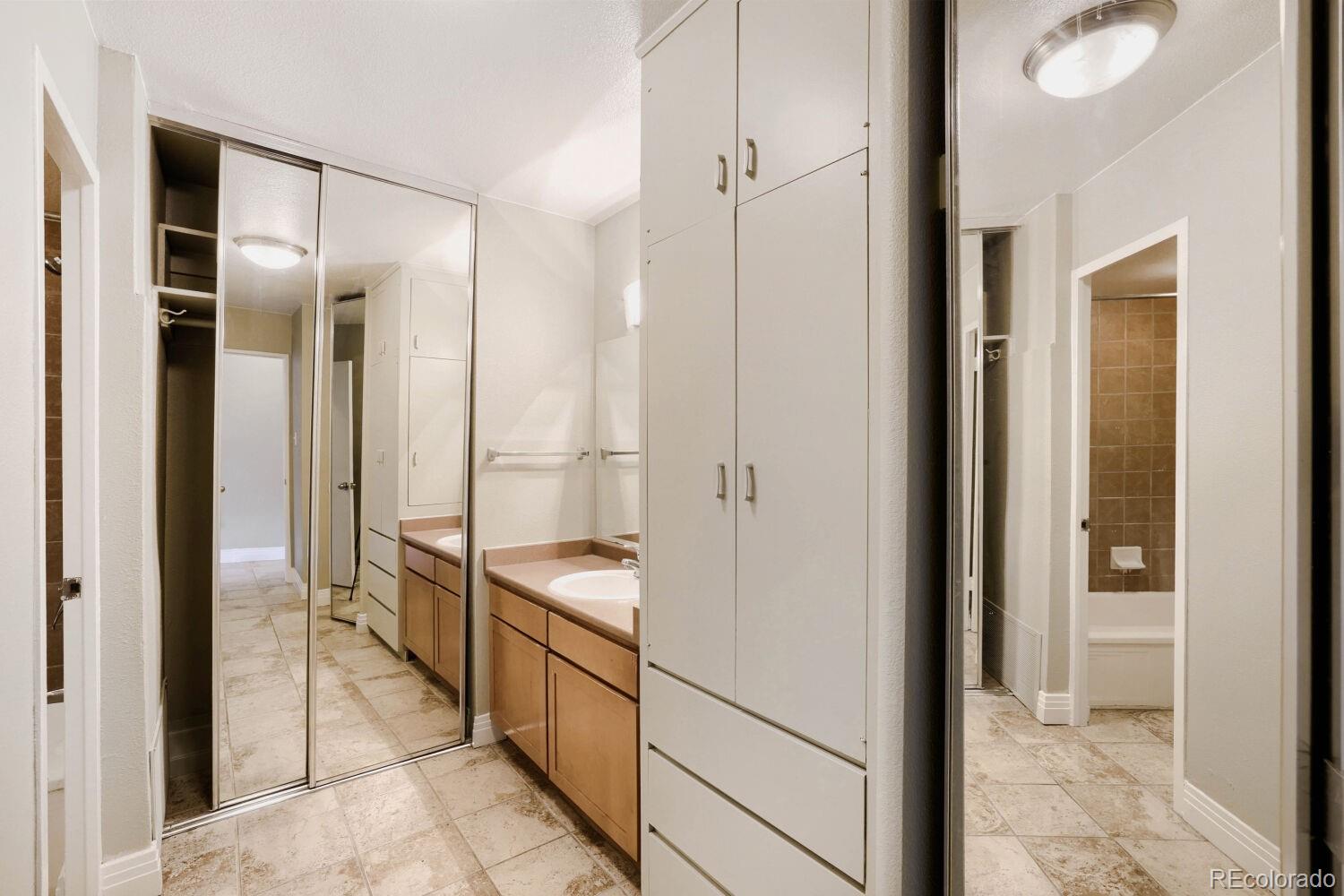 MLS Image #4 for 1196 n grant street,denver, Colorado