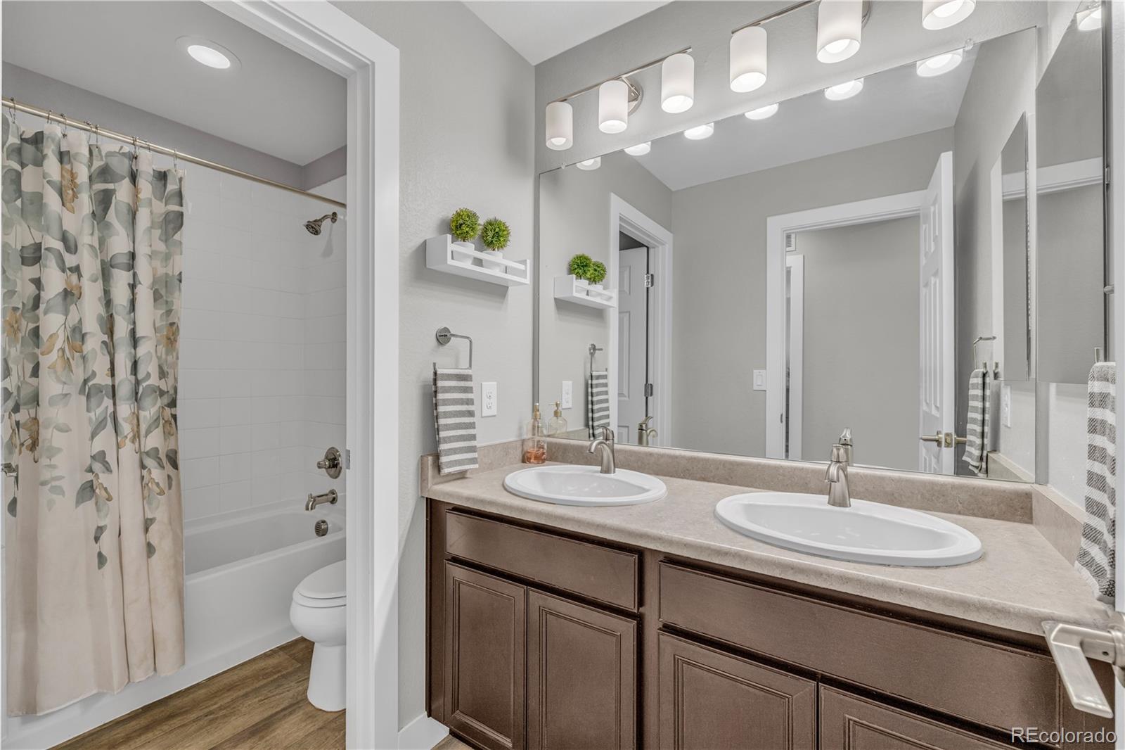 MLS Image #17 for 4731  helena street,denver, Colorado