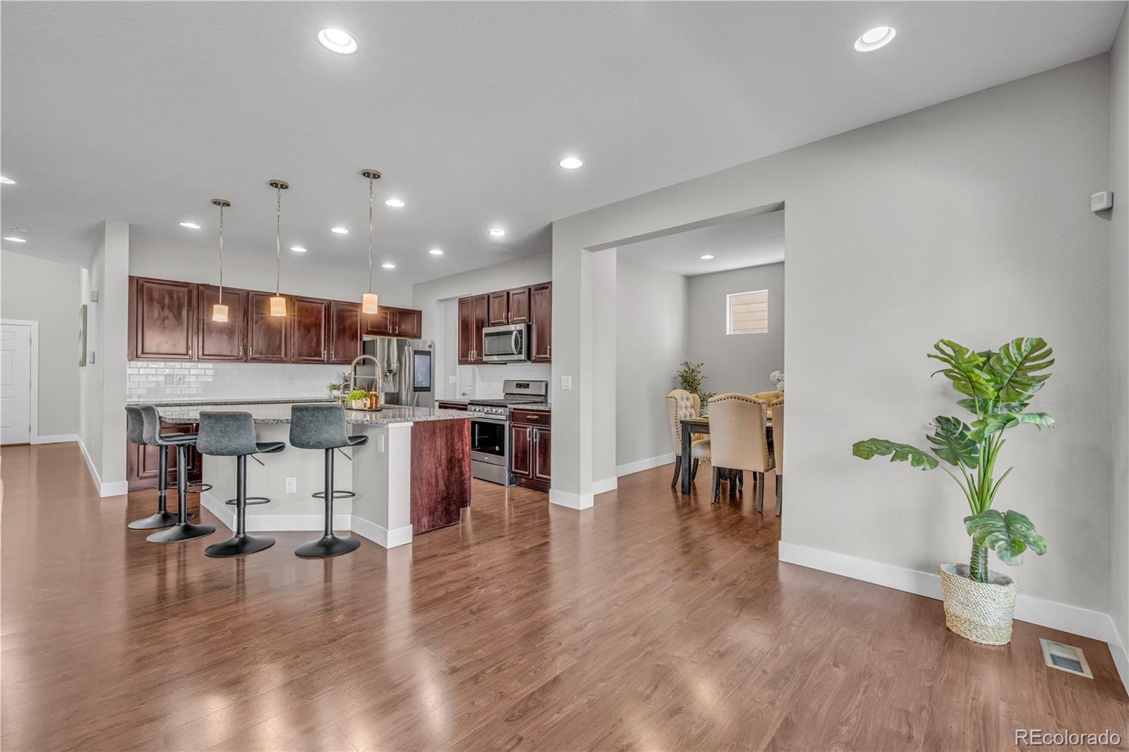 MLS Image #4 for 4731  helena street,denver, Colorado