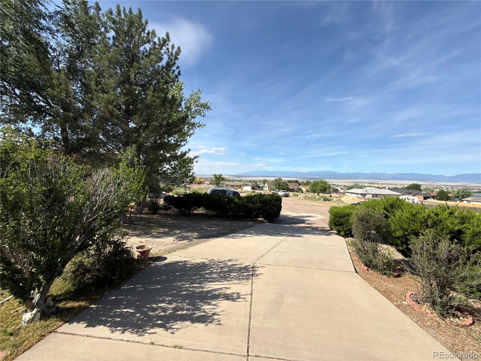MLS Image #3 for 910 s elgin court,pueblo, Colorado